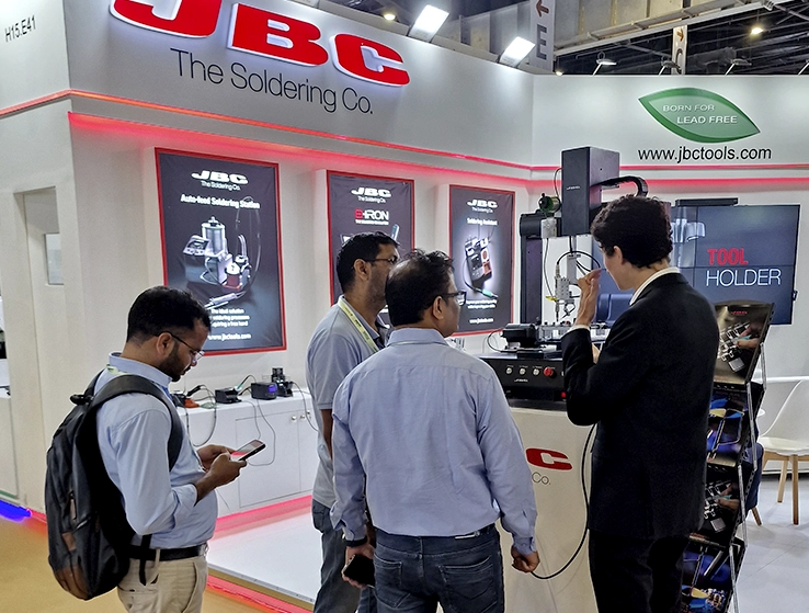 Connect with us Connect with us